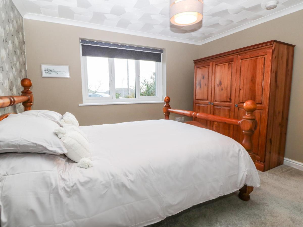Cedars Vila Holyhead Exterior foto